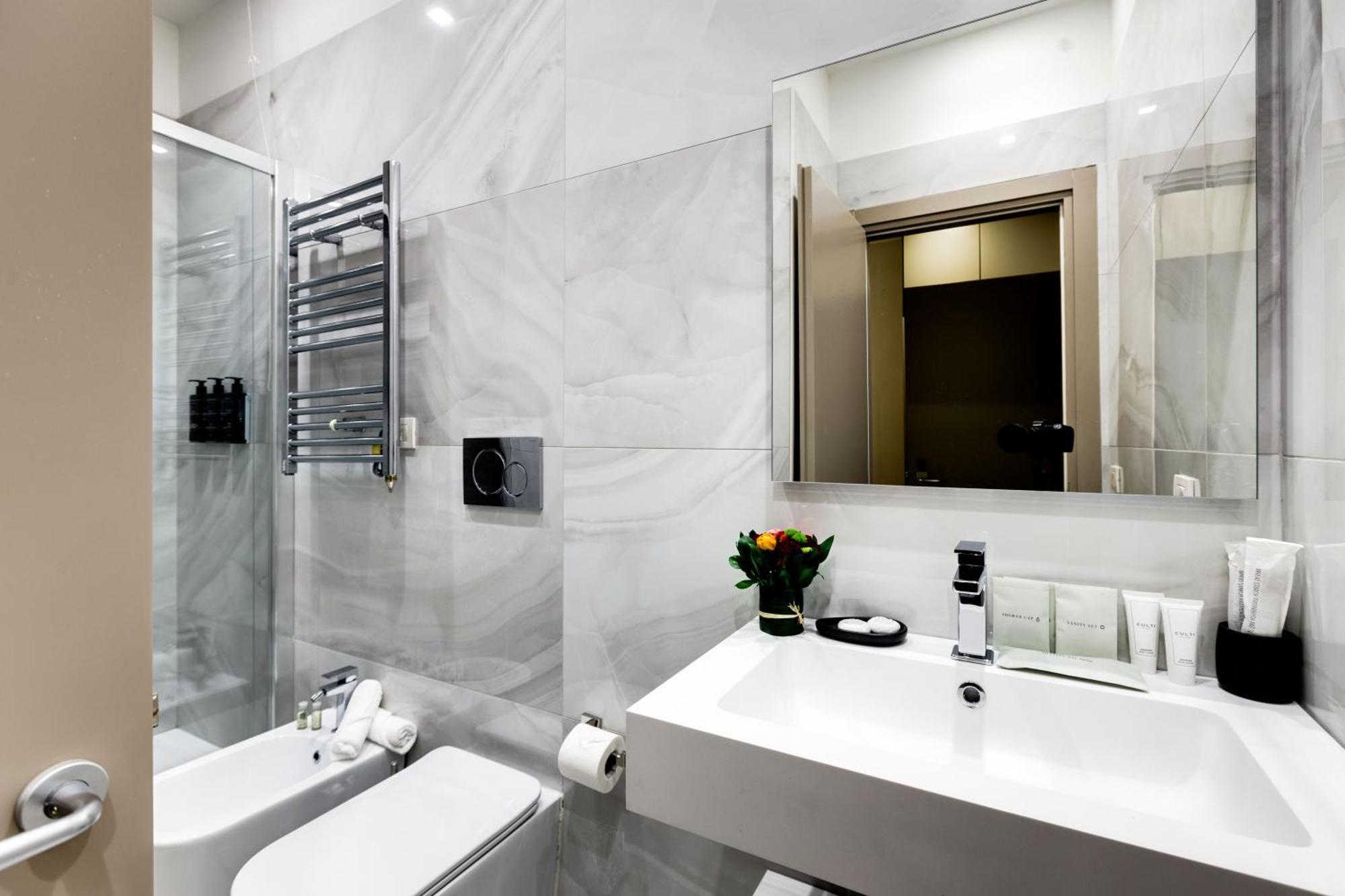 Piazza Farnese Luxury Suites Rome Exterior photo