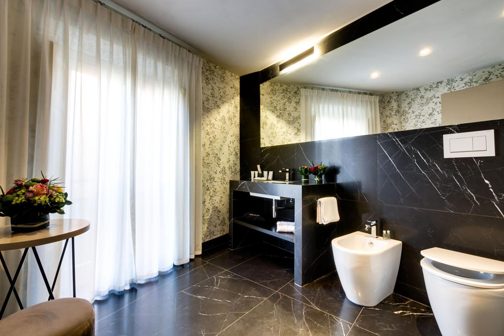 Piazza Farnese Luxury Suites Rome Exterior photo