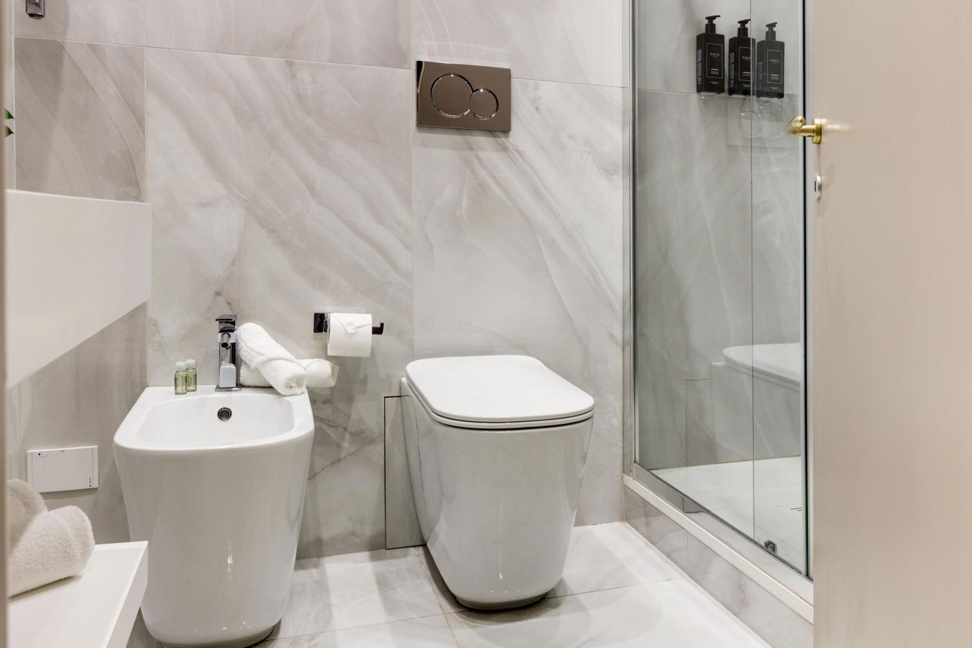 Piazza Farnese Luxury Suites Rome Exterior photo