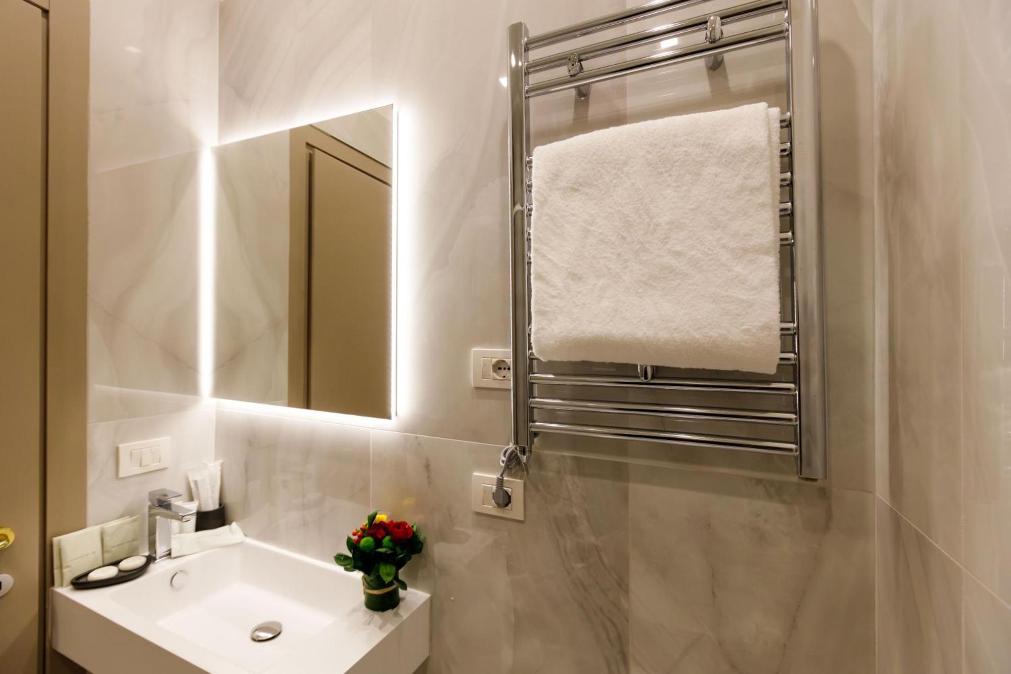 Piazza Farnese Luxury Suites Rome Exterior photo
