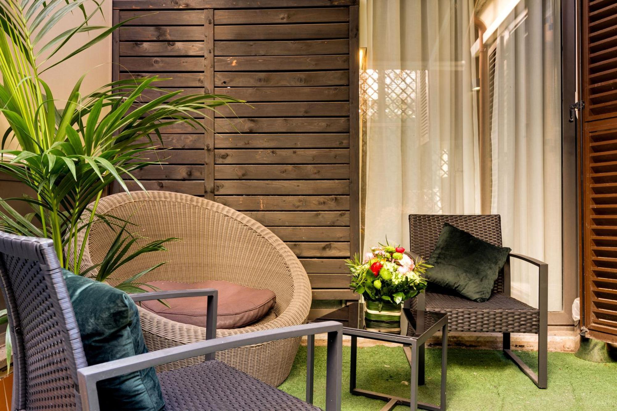Piazza Farnese Luxury Suites Rome Exterior photo