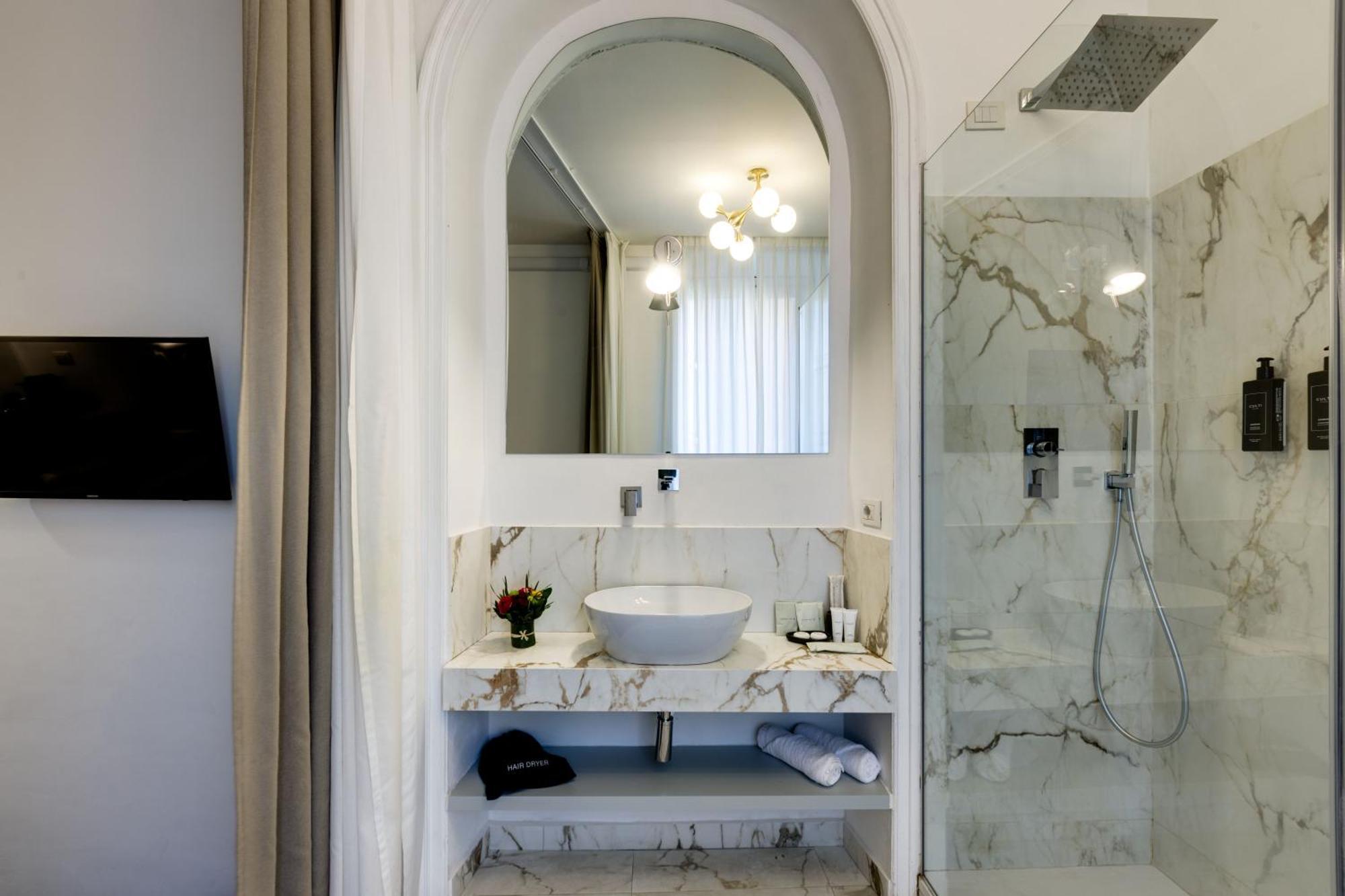 Piazza Farnese Luxury Suites Rome Exterior photo