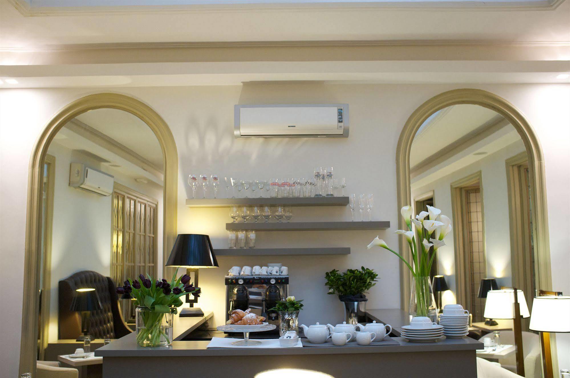 Piazza Farnese Luxury Suites Rome Exterior photo
